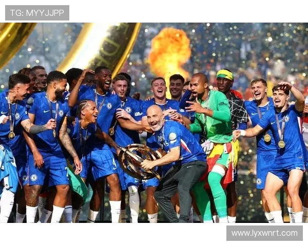 切尔西中场失控与后防危机显现,复兴之路面临阶段性考验 切尔西中场失控与后防危机显现,复兴之路面临阶段性考验