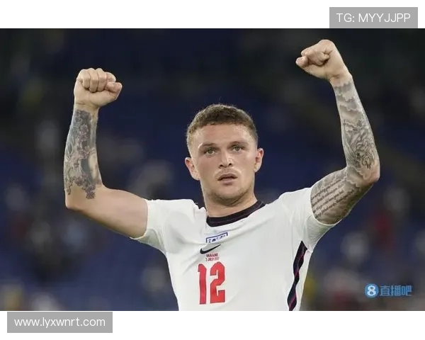 特里皮尔与沃克:进攻型vs防守型边卫对比分析